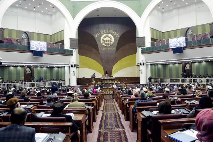 مجلس: بیش از ۷۰ درصد بودجه مبارزه با ویروس کرونا حیف و میل شده است