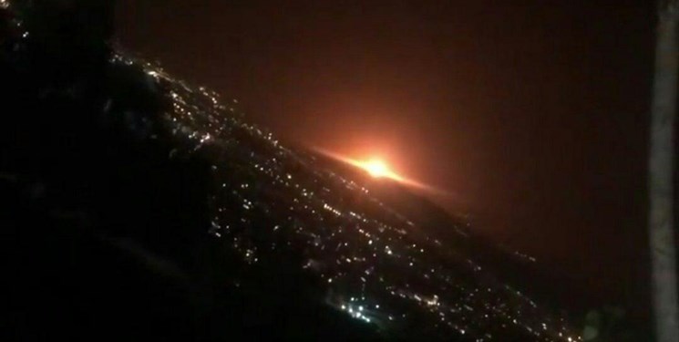 مشاهده شدن نور نارنجی در شرق تهران + فیلم/ انفجار مخزن گازی که تلفاتی در پی نداشت