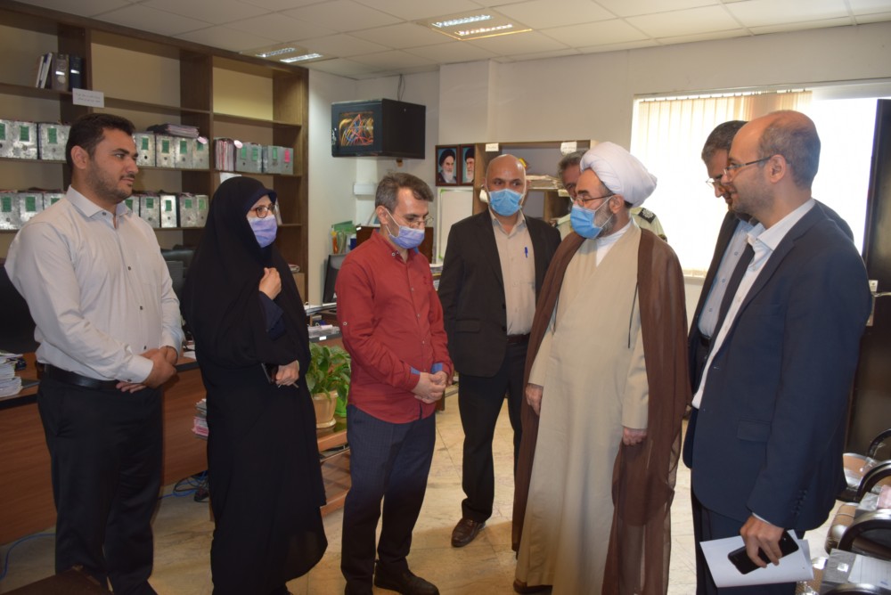 بازدید سرزده نماینده ولی فقیه در گیلان از دادسرای عمومی و انقلاب رشت