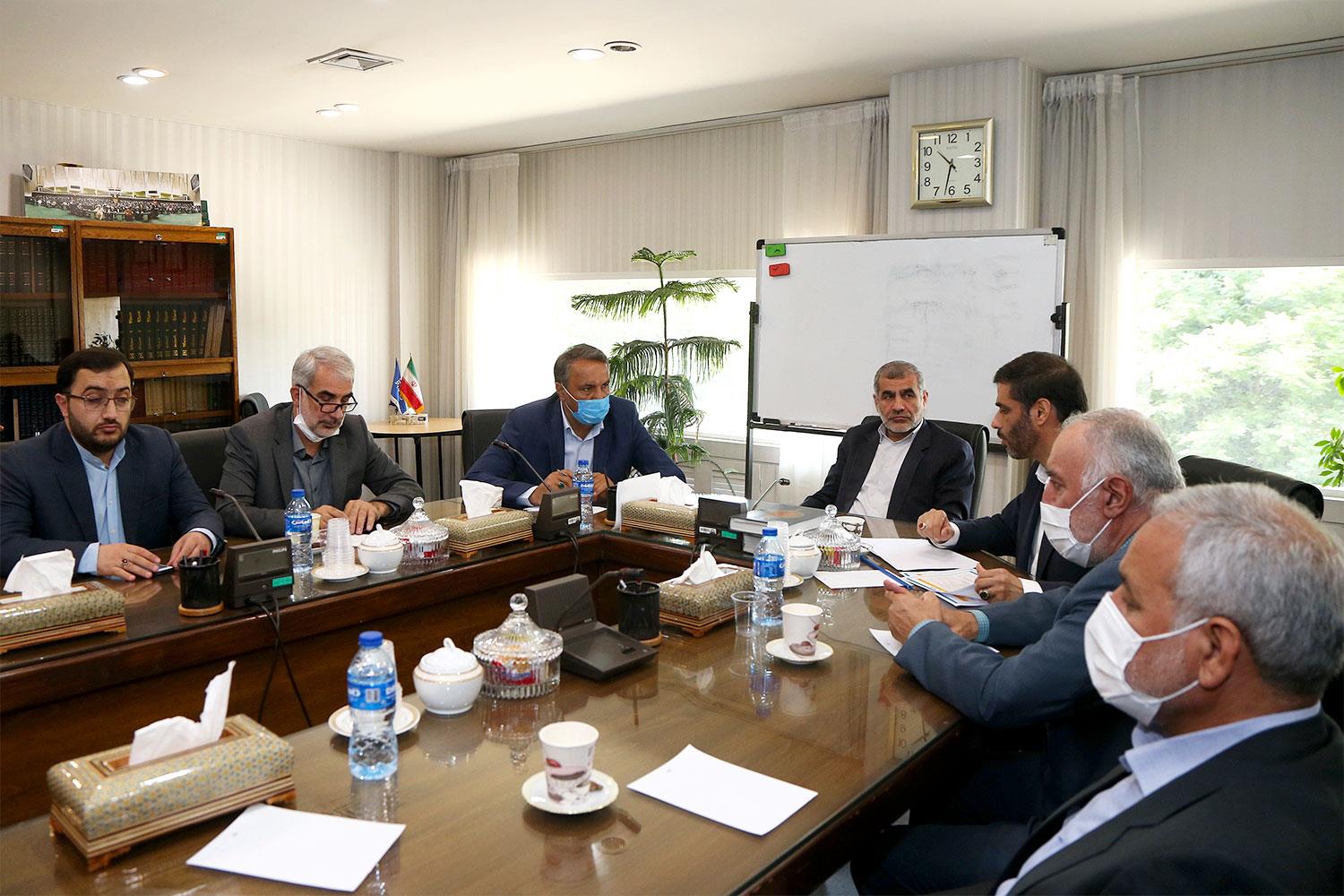 نشست مشترک نایب رئیس مجلس با مدیران قرارگاه خاتم&zwnj;الانبیاء/ نیکزاد:خبر&zwnj;های خوشی در حوزه پروژه&zwnj;های عمرانی در راه است