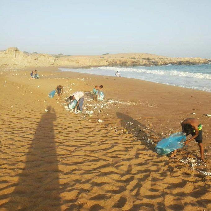 اقدام زیبای نوجوانان روستای &laquo;رمین&raquo; در زیباترین ساحل موج&zwnj;سواری ایران + عکس