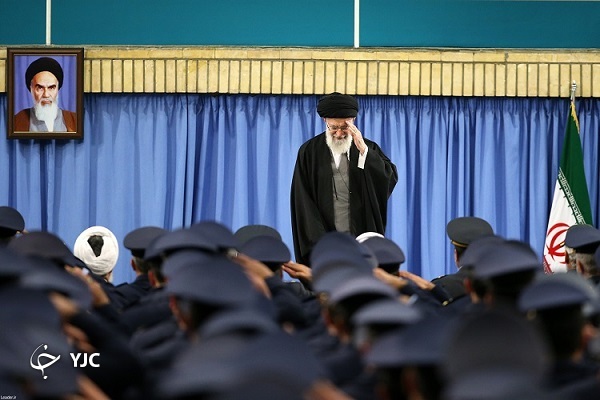ادای احترام نظامی
