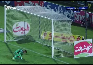 گل پنالتی پیکان به پرسپولیس مورخ ۸ تیرماه ۹۹ + فیلم