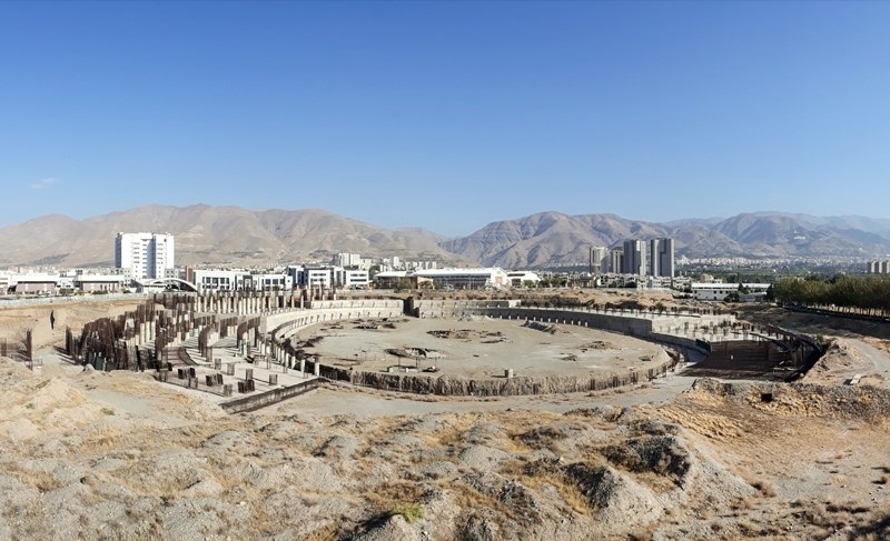معمای چند میلیارد تومانی زیر پوست ورزشگاه بانوان