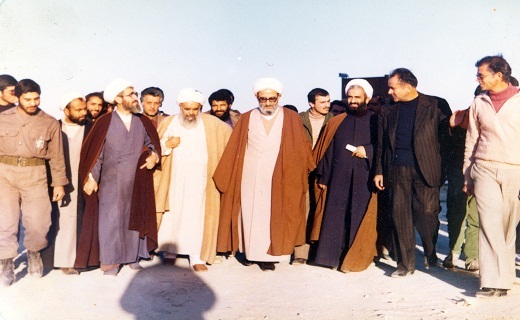 صدوقی به همراه یاران انقلاب