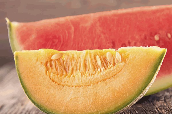 با این ۶ خوراکی سریع خنک می&zwnj;شوید!
