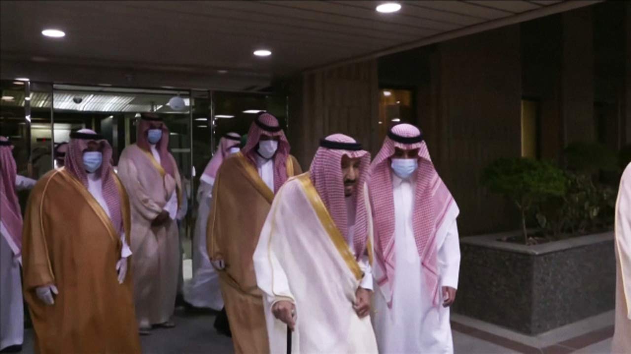 ترخیص ملک سلمان از بیمارستان پس از شایعه مرگش + فیلم
