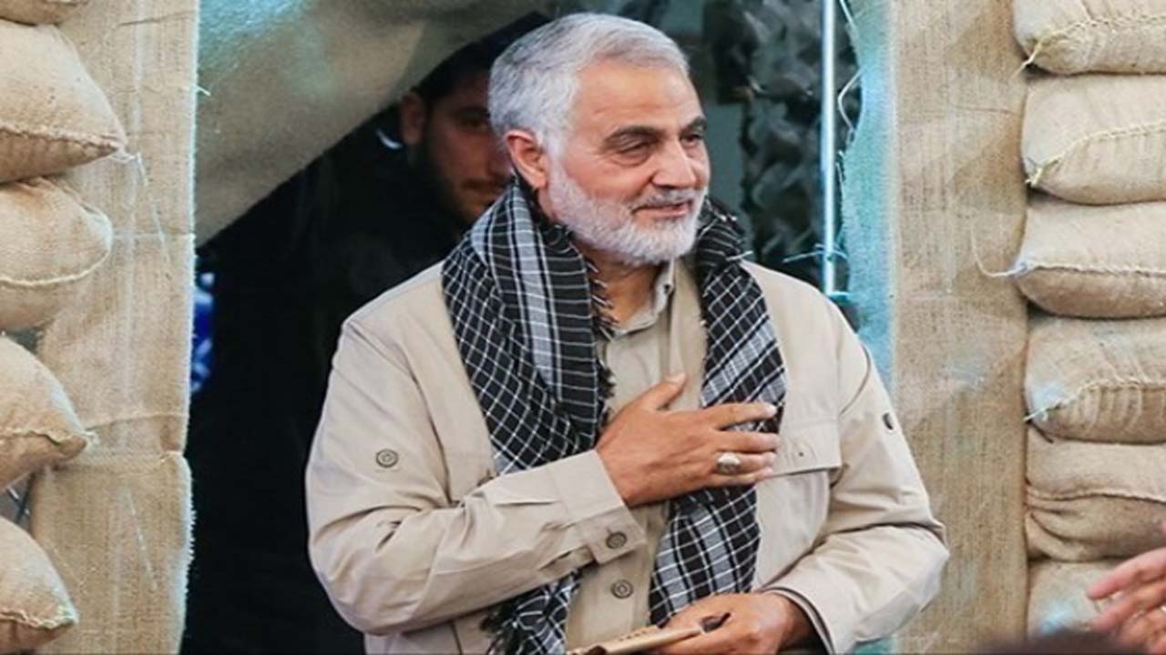 حاج قاسم سلیمانی چه کسی را ناجی عملیات‌های دفاع مقدس می دانست؟ + تصاویر