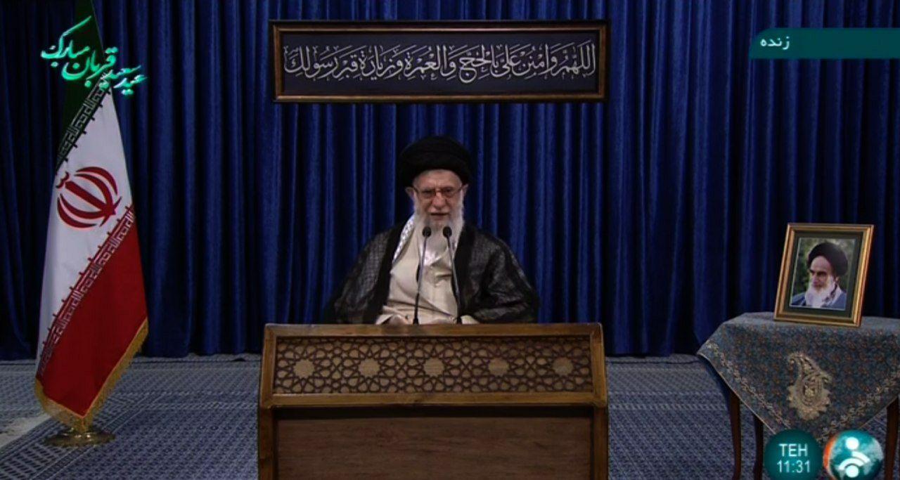 ترجمه دعای نصب شده بر کتیبه حسینیه امام خمینی (ره) در سخنرانی رهبر انقلاب به مناسبت عید قربان