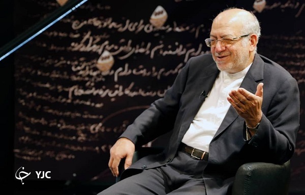 وقتی یک&zwnj;باره می&zwnj;گوییم ارز ۴۲۰۰ تومان، اشتباه است/ اگر دخترم گرفتار شده، خودم را مسئول می&zwnj;دانم