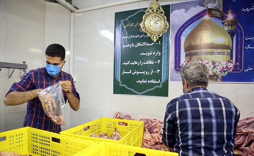 بسته بندی گوشت نذری در حرم مطهر
