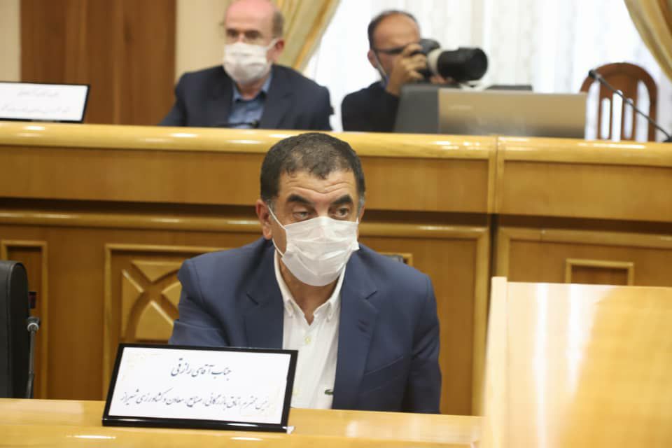 دولت به جای تخصیص ارز ۴۲۰۰ تومانی بر دستمزد جامعه کارگری بیفزاید
