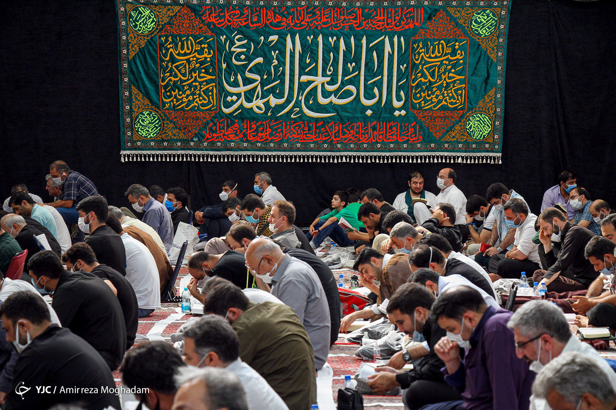 دعای عرفه در مسجد ارک دعای عرفه در سایه کرونا/ نوای لبیک یا حسین (ع) طنین انداز شد + فیلم و تصاویر
