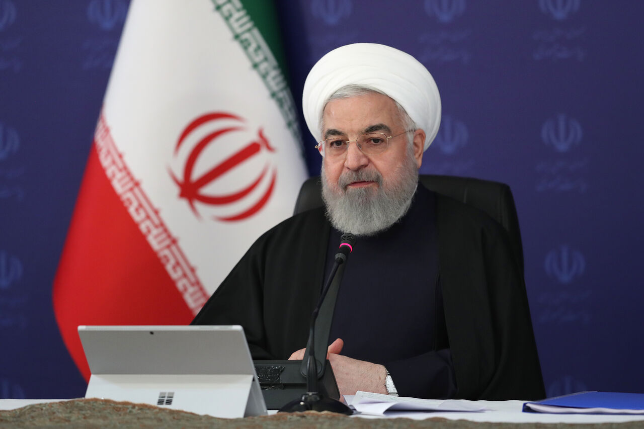 ۱۰ استان که قبلا در پیک کرونا بودند، از پیک عبور کرده‌اند/ پایش افراد مبتلا به کرونا از طریق موبایل امکان پذیر است
