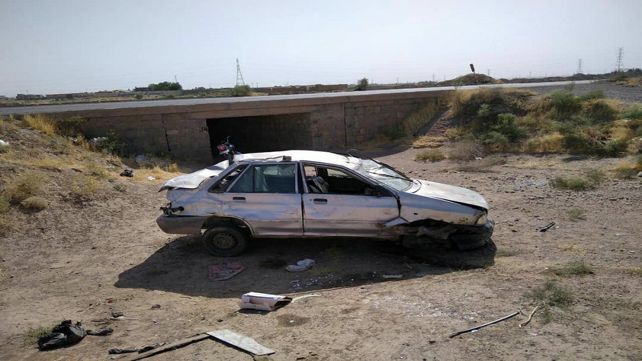 واژگونی خودرو پراید یک کشته و دو مصدوم برجای گذاشت