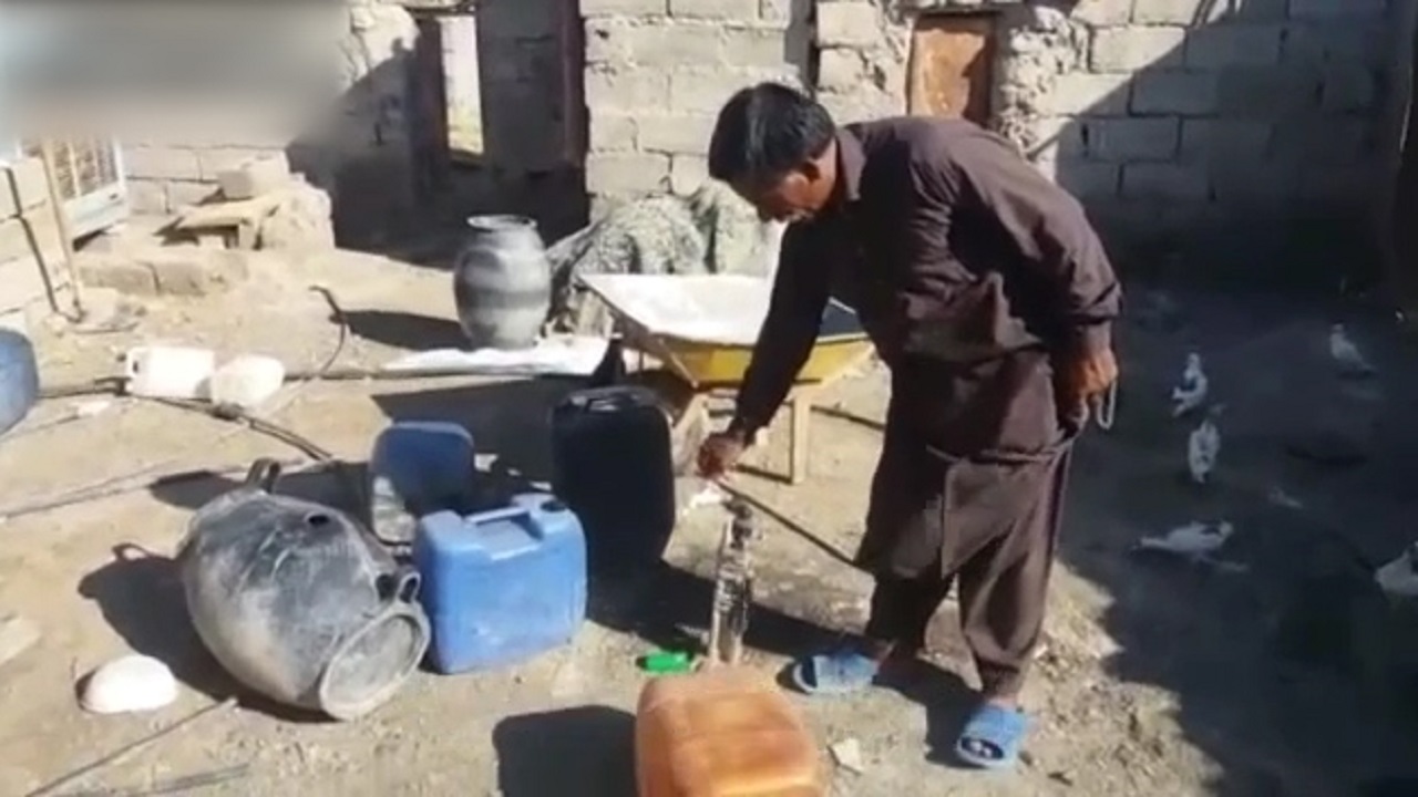 ابراز ناراحتی شهروند زابلی از وضع بی‌آبی در روستایش + فیلم