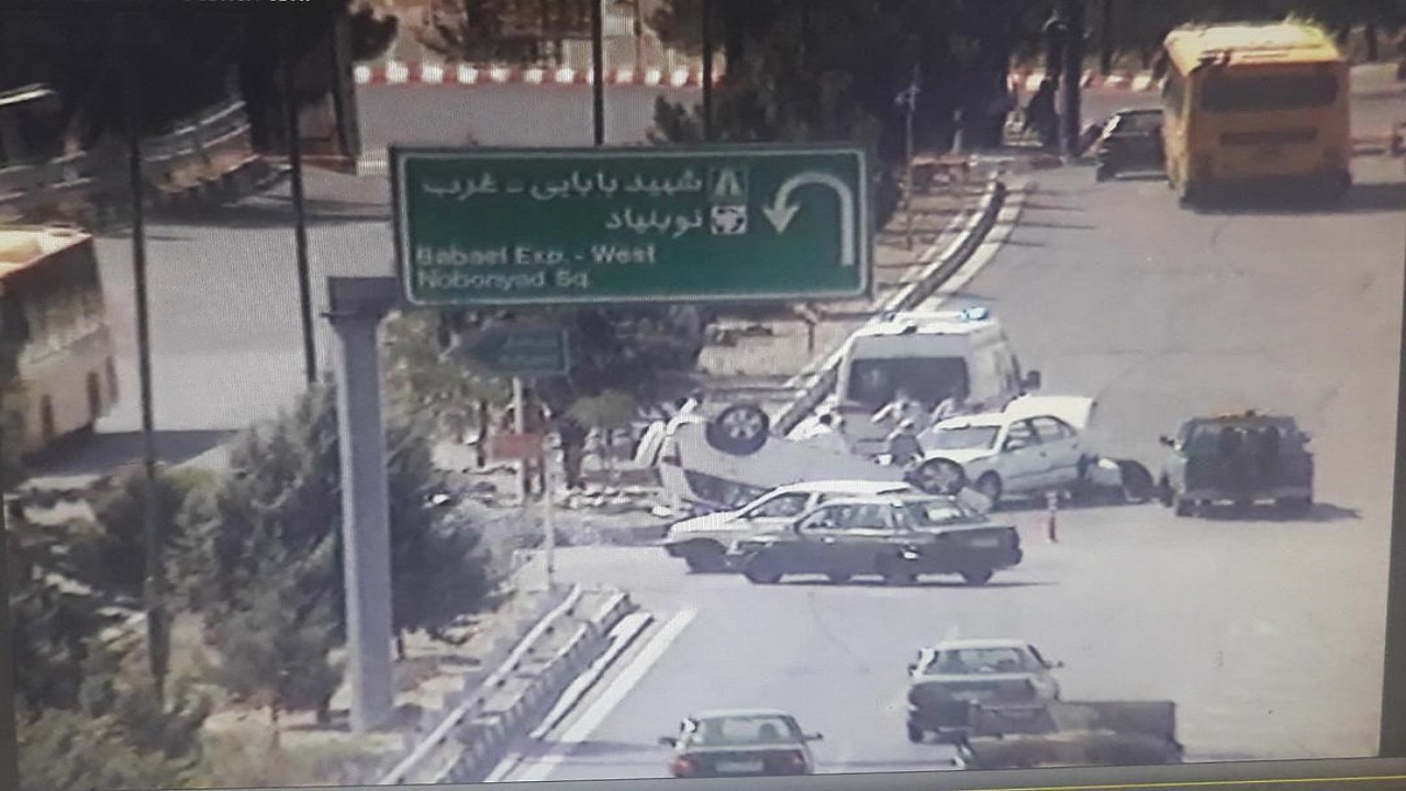 مجروح شدن یک نفر بر اثر واژگونی خودروی سوزوکی در اتوبان شهید بابایی