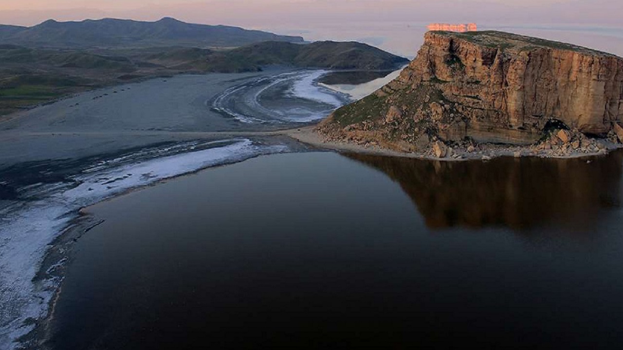 کاهش ۲۰ سانتی متری تراز دریاچه ارومیه در یک ماه
