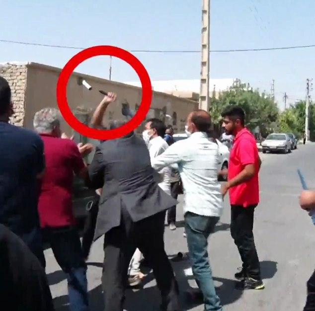 توضیحات مدیر گروه شبکه پنج درباره حمله به عوامل برنامه &laquo;درشهر&raquo;