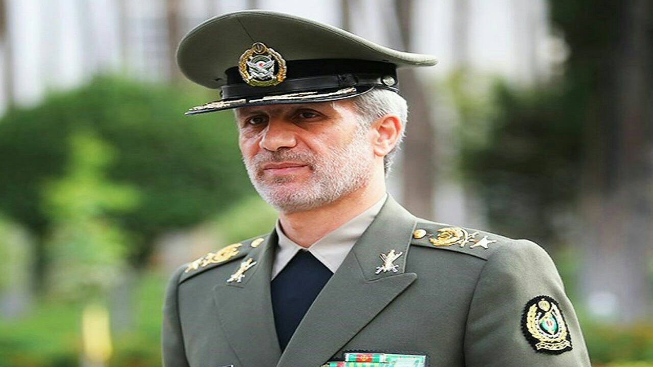 حاتمی: نیرو‌های مسلح آماده‌تر از همیشه از کشور محافظت می‌کنند
