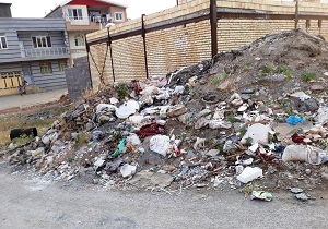 جمع آوری زباله‌ها و نخاله‌های ساختمانی در سرپل ذهاب