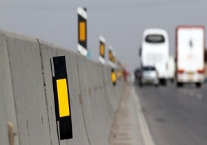 اجرای نصب گاردریل مفصلی به طول ۲۵ کیلومتر در آزاد راه قم - تهران آغاز شد