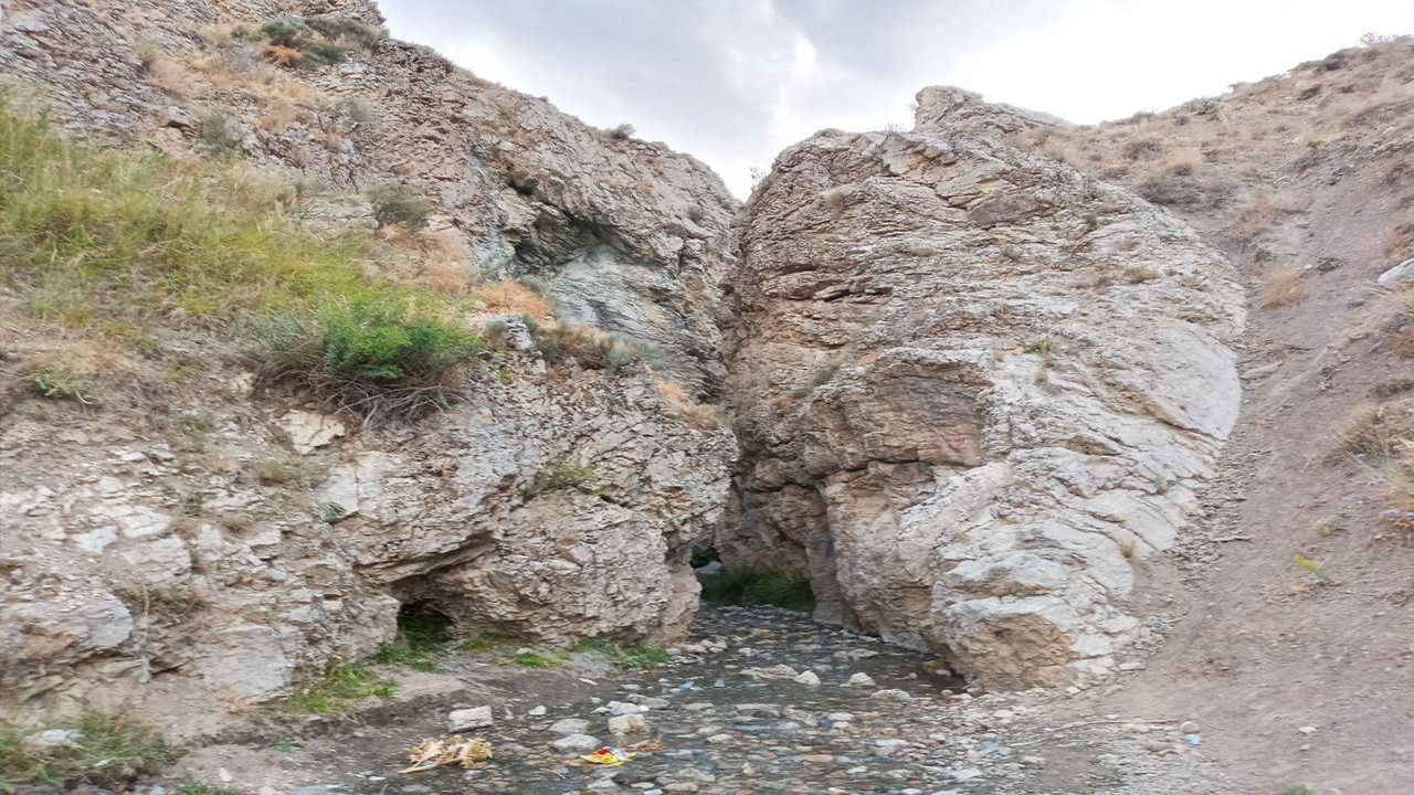 چشم‌اندازی از آبشار زیبای مهتراحمد + فیلم