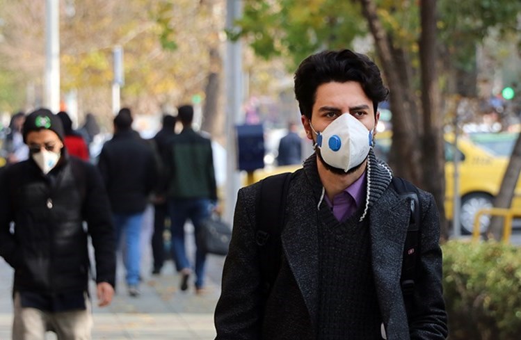 استفاده از ماسک با توجه به همه‌گیری بیماری ویروسی کرونا ضرورت دارد