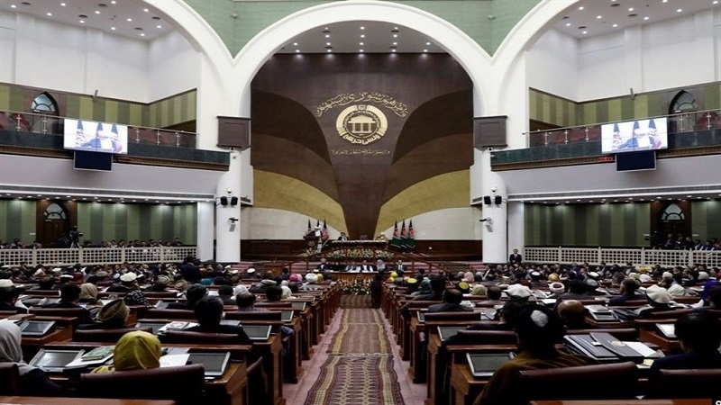 حقوق و امتیازات ۱۹۷ عضو مجلس و مقام‌ دولتی تعلیق می شود