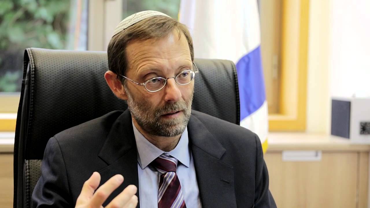 مقام صهیونیست: ما باید از انفجار در لبنان خوشحال باشیم!