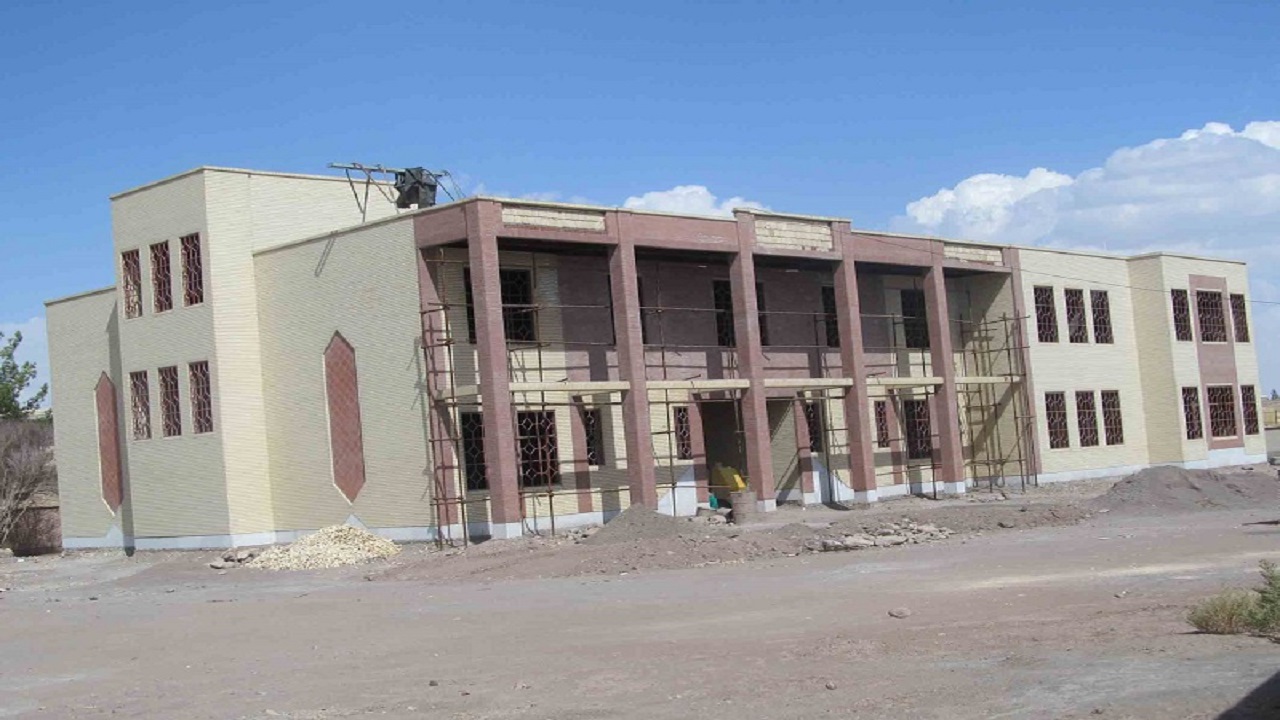 مدارس نیمه تمام مهرشهر و دستگرد نیازمند یاری خیرین