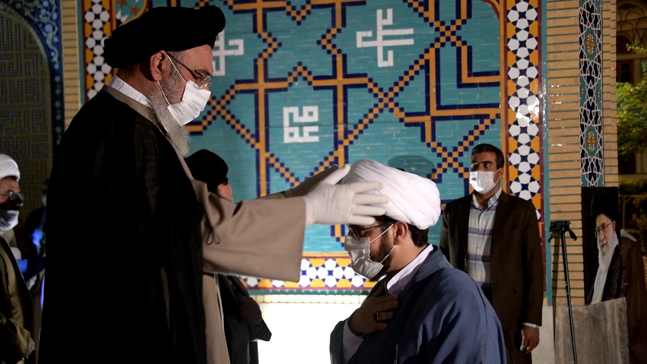 عمامه گذاری ۱۷۰ طلبه در اصفهان