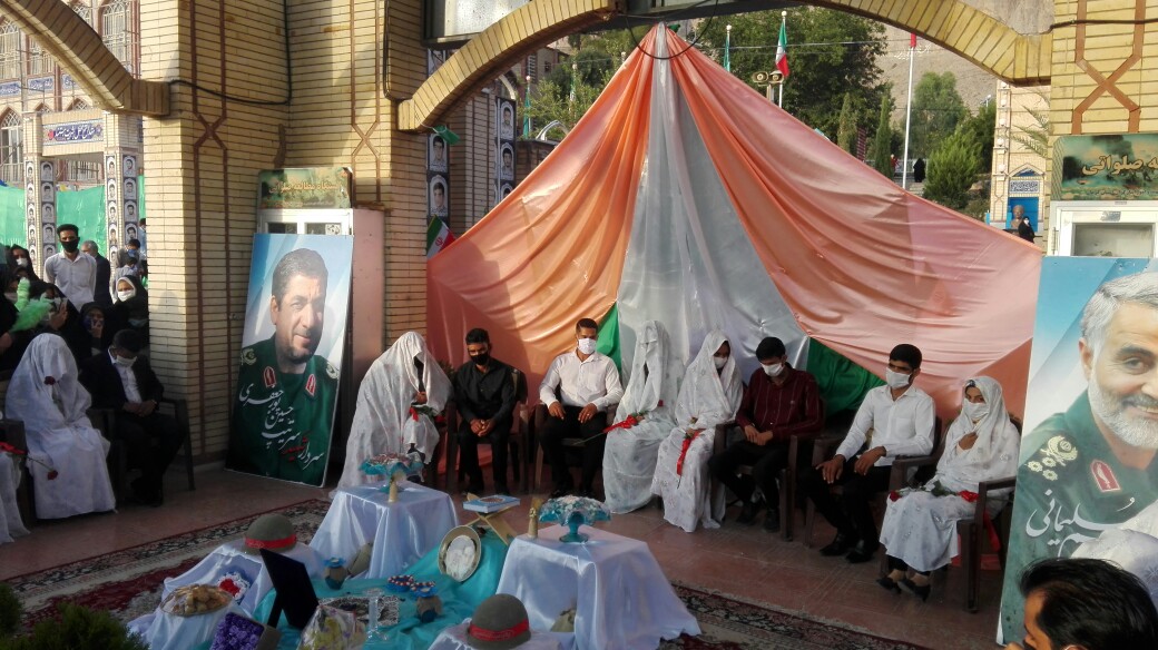 آغاز زندگی مشترک ۱۰ زوج کرمانی از گلزار شهدا