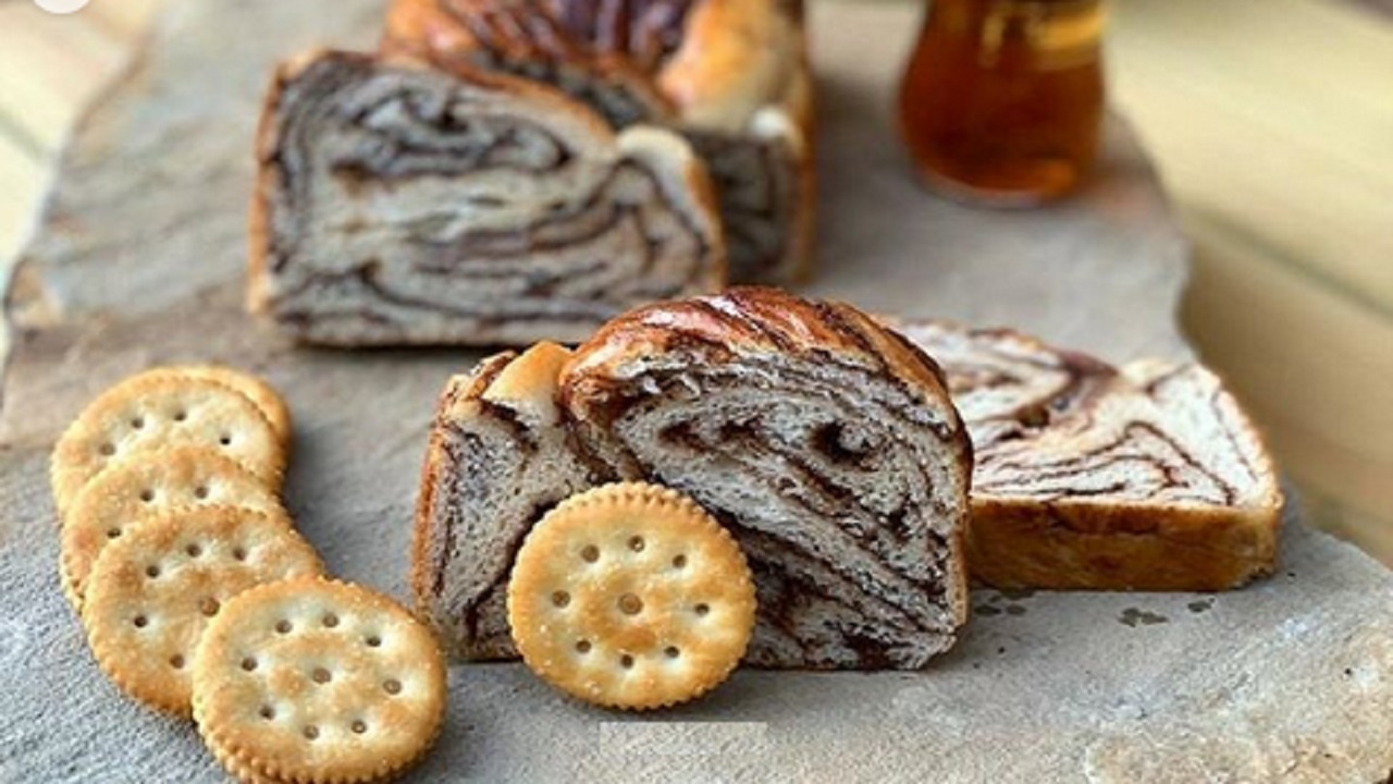 طرز تهیه نان بابکا شکلاتی