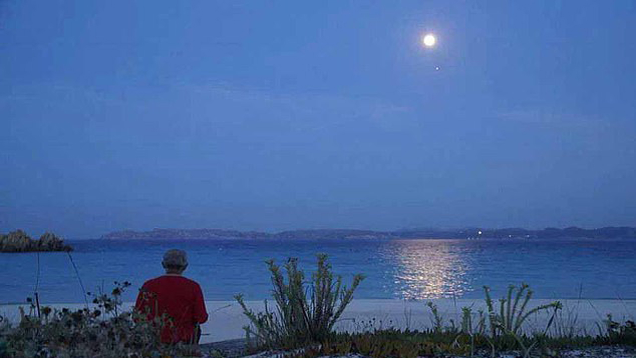 اخراج پیرمرد گوشه نشین از جزیره‌ای که ۳۱ سال تنها ساکن آن بود