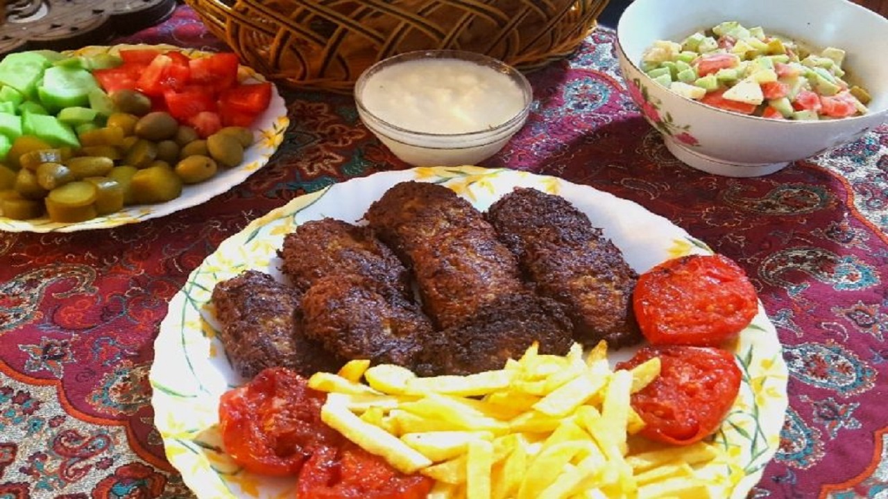 آموزش آشپزی؛ از رولت سیب زمینی و جوجه کباب هاوایی تا کیک باقلوا + تصاویر