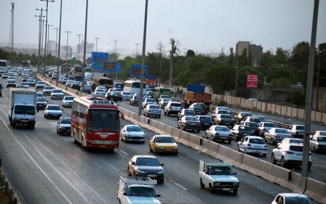 کاهش ۱۴ درصدی تردد خودرو&zwnj;ها در جاده&zwnj;های استان همدان