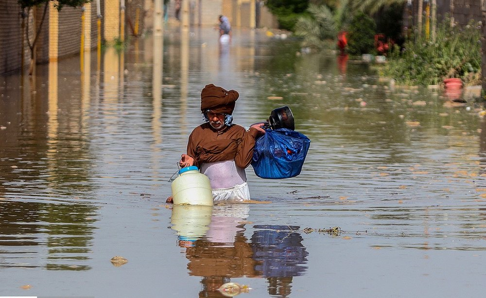 سیل&zwnj;زدگان کوت عبدالله این دو جوان را فراموش نمی&zwnj;کنند+تصاویر