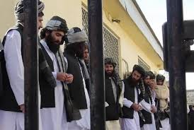 طالبان از آزادی ۴۰۰ نفر از زندانیانش استقبال کرد