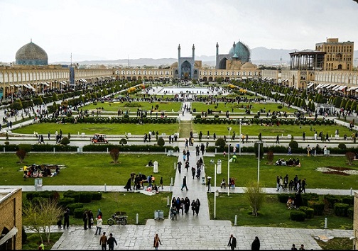 خطر توسعه ساخت و ساز بیخ گوش میدان نقش جهان