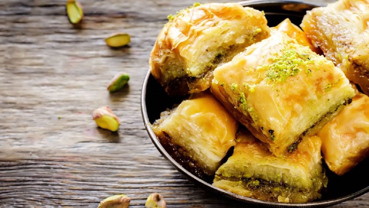 آموزش آشپزی؛ از کوکو سویا و شربت نعنا تا املت انار و سالاد چچن + تصاویر