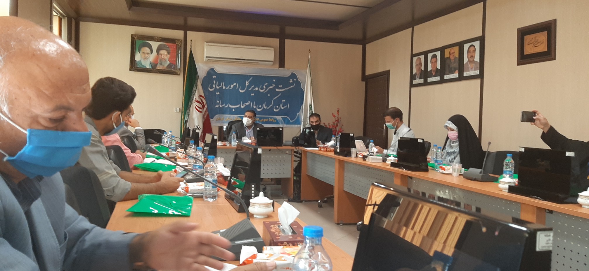 جلسه مطبوعاتی مدیرکل اداره مالیات