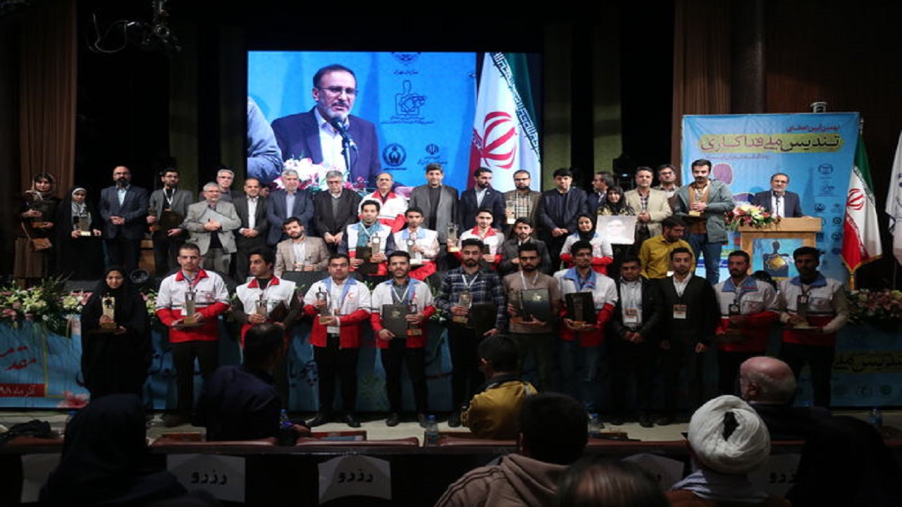 تندیس فداکاری رنگ و بوی کرونایی می‌گیرد