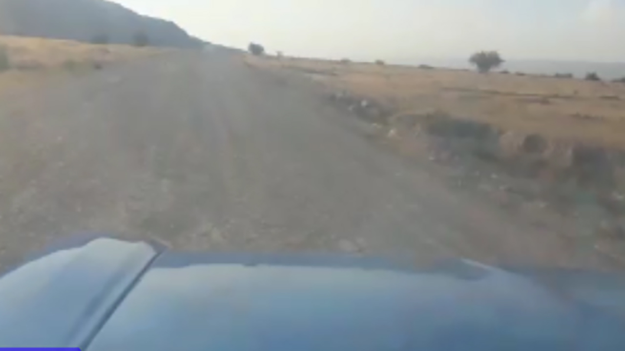 گلایه از وضع نامناسب جاده در روستای قناتباغ  + فیلم
