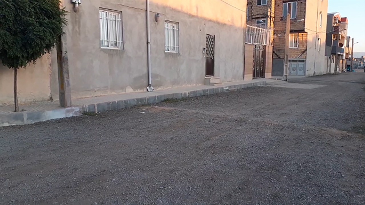 وضع نامناسب خیابان‌ها در شهرک تکاور + فیلم