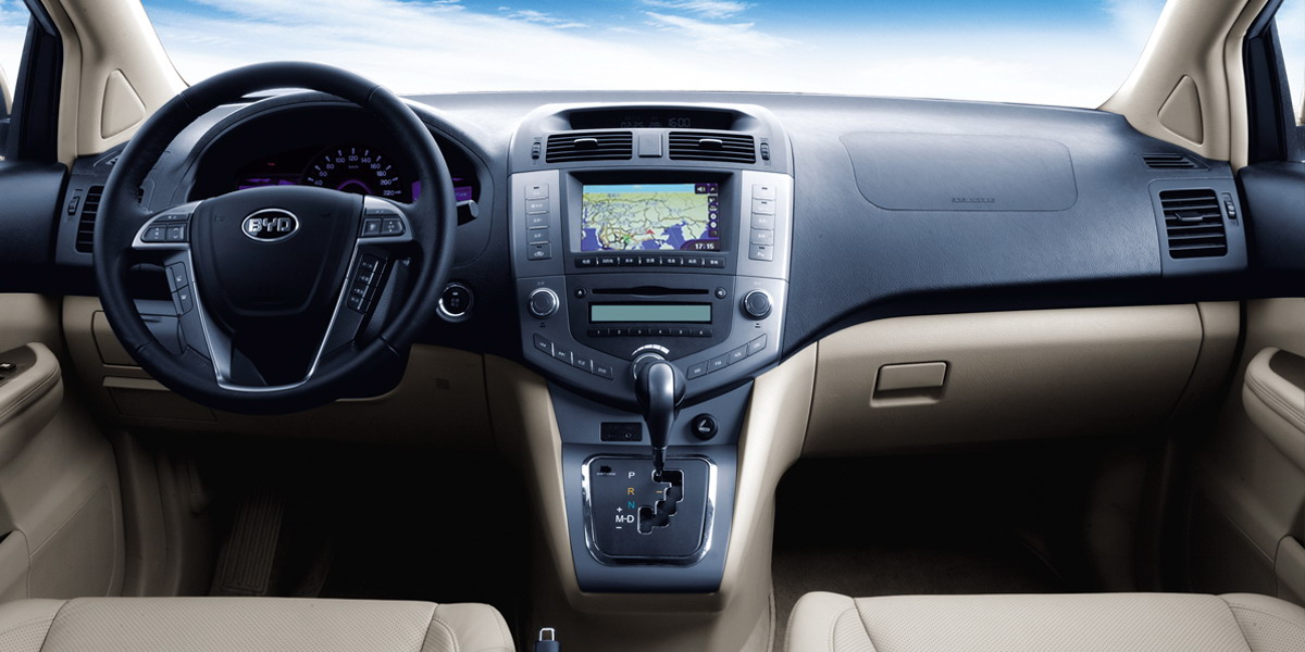   BYD S6  