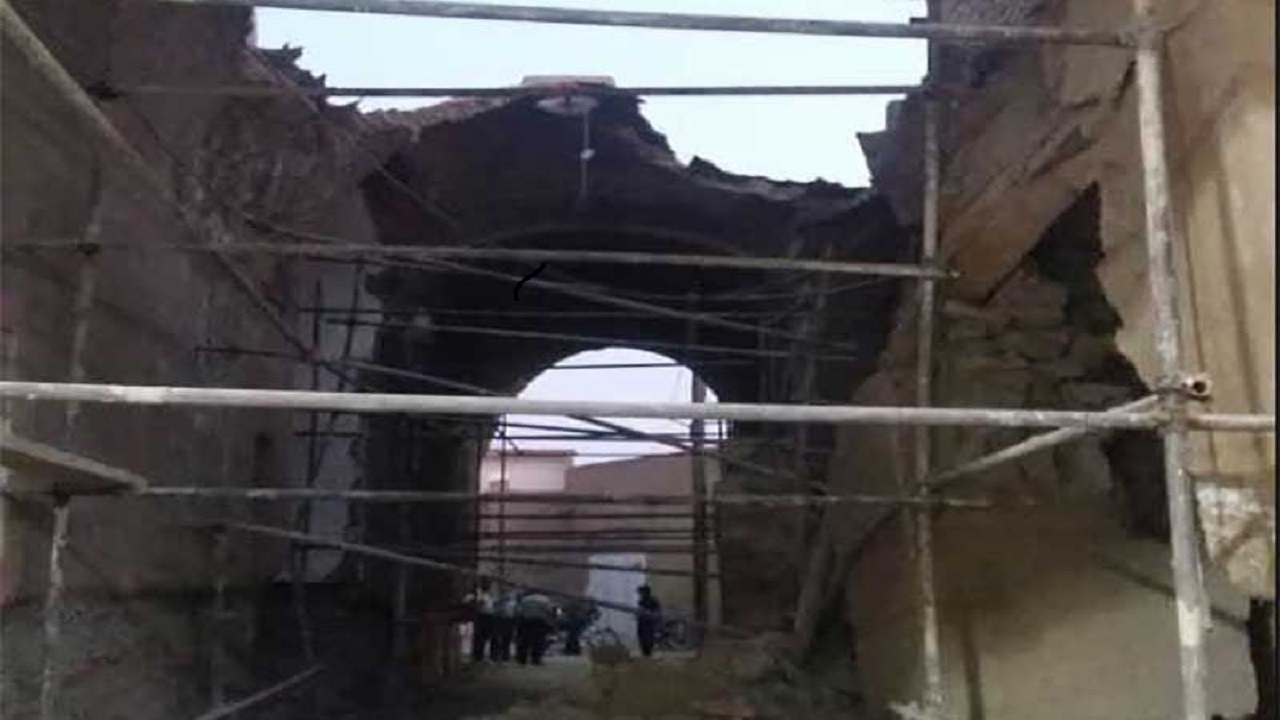 ساباط قدیمی میبد یزد فرو ریخت/ حادثه تلفات جانی نداشت