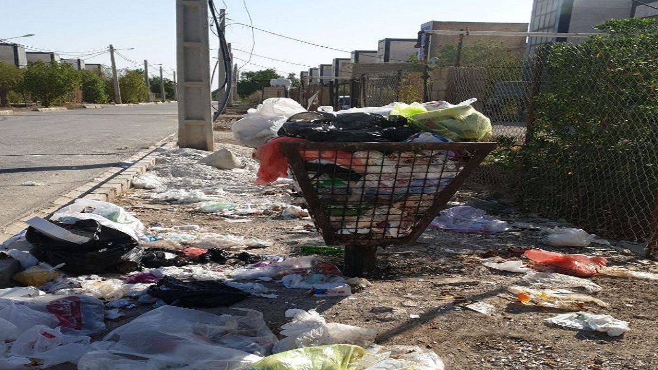 رها شدن زباله‌ها در معابر کوی فرهنگیان خرمشهر + تصاویر