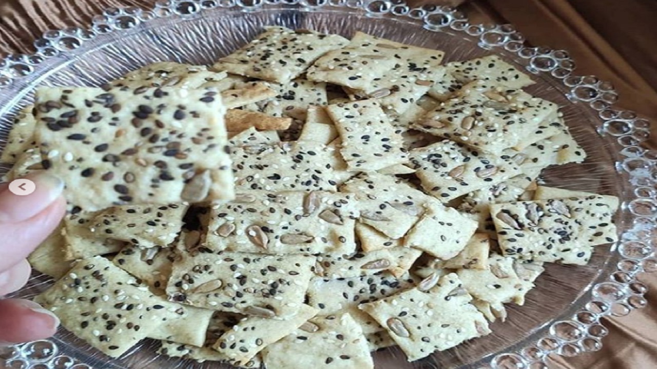 طرز تهیه کراکر نمکی