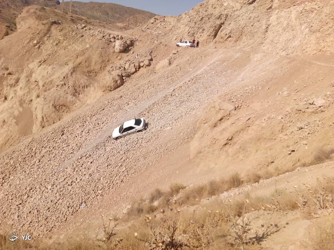 سقوط یک دستگاه پژو به ته دره /خطر از بیخ گوش خانواده ساوه‌ای گذشت